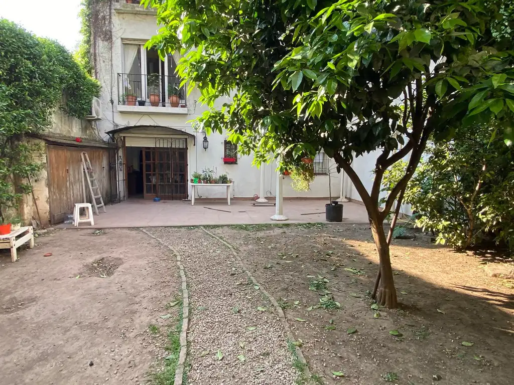 Excelente Planta Baja contrafrente, Es como una casa con tu jardín en medio de la ciudad, es bárbaro