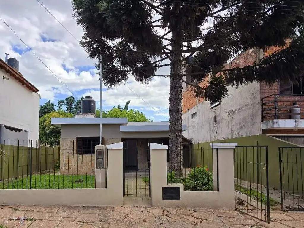 VENTA CASA MIGUEL MUÑOZ CARLOS PAZ  2 HAB