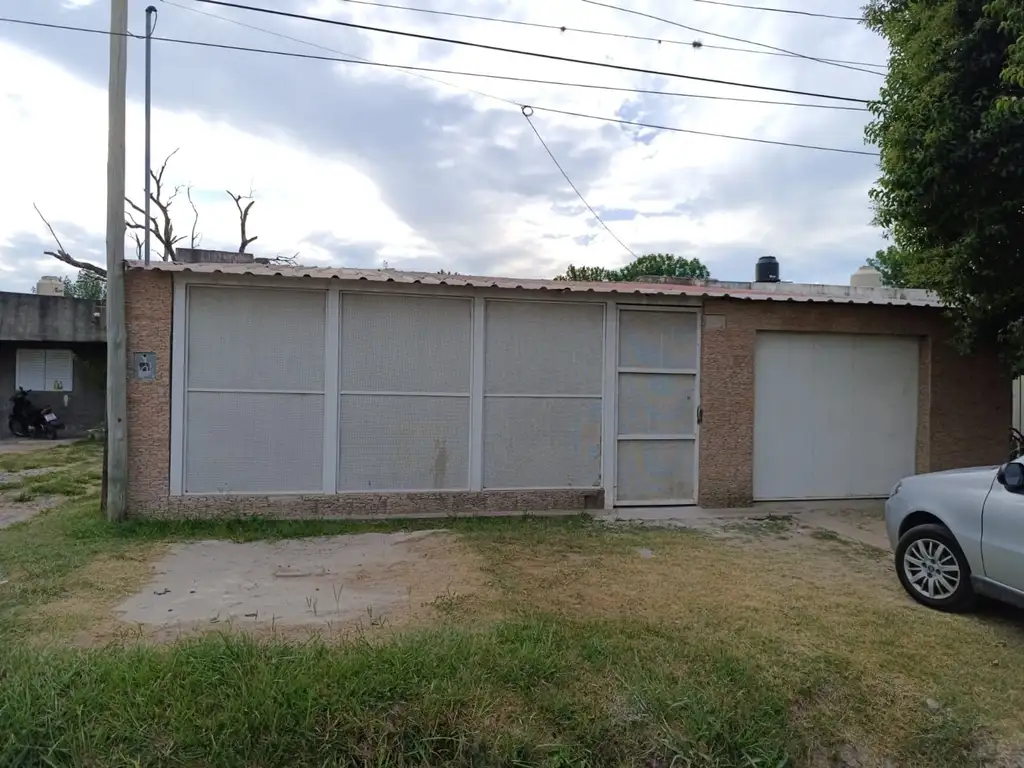 SE VENDE CASA EN BARRIO CARMEN LUISA