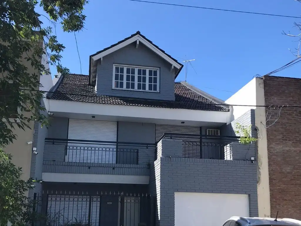 EXCELENTE CASA REMODELADA EN BARRIO NORTE - EXCELENTE ESTADO