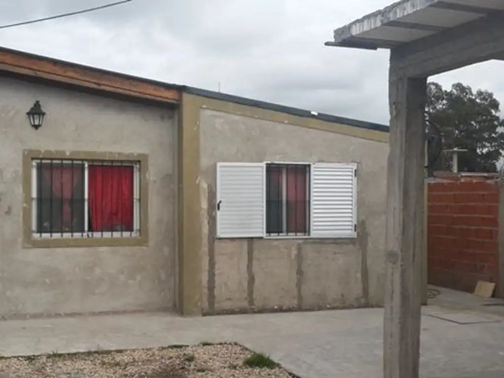 Casa - Venta - Argentina, DOMSELAAR - CHACABUCO 433