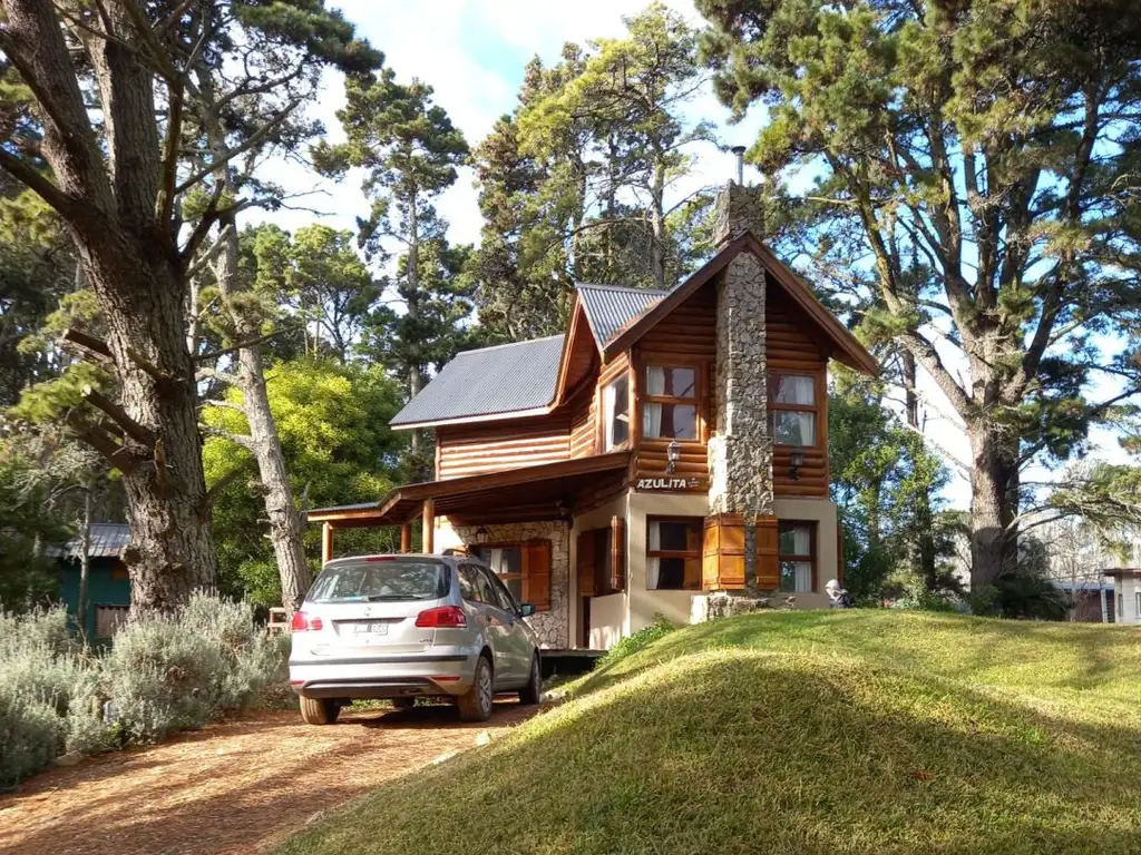 Hermosa casa en amplio terreno a 7 cuadras del mar