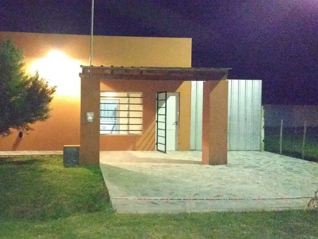 CASA EN VENTA - MUY AMPLIA