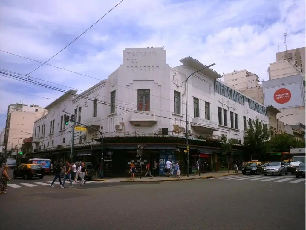 EXCLENTE LOCAL EN ESQUINA SOBRE AVENIDA RIVADAVIA