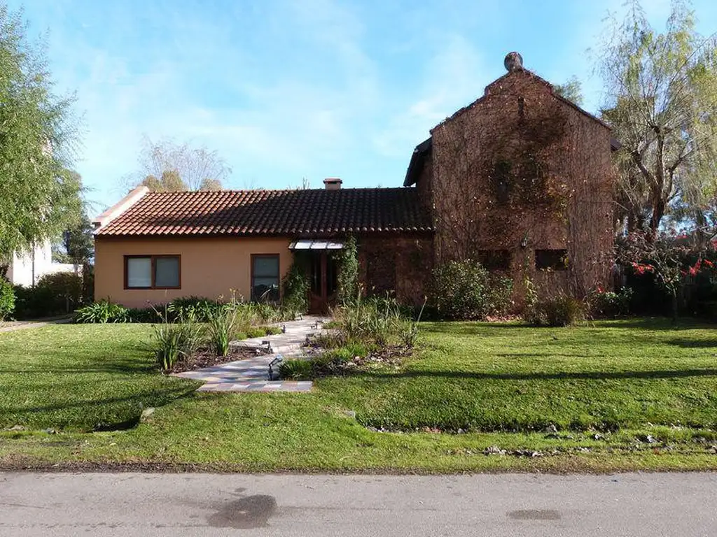 Casa  en Venta en Campos de Alvarez, Francisco Álvarez, Moreno