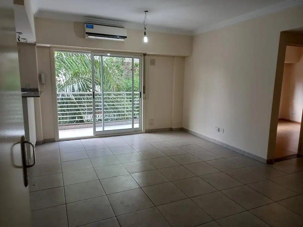 Alquiler Departamento 2 ambientes al Frente con balcón. Entrega en enero 2018