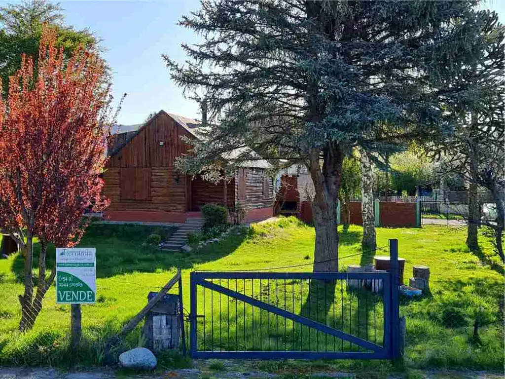 CABAÑA sobre lote de 950 m2, frente a Costanera Río Chimehuín – Junín de los Andes