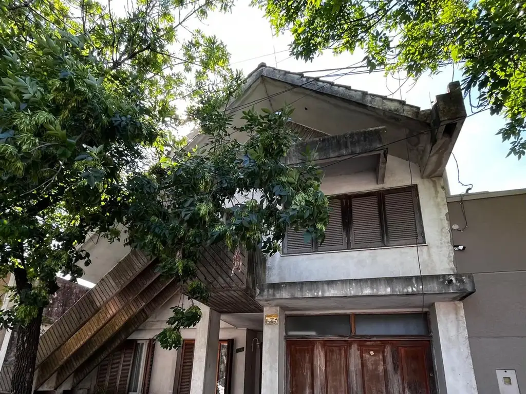 SE VENDE IMPORTANTE CASA EN CENTRO 2