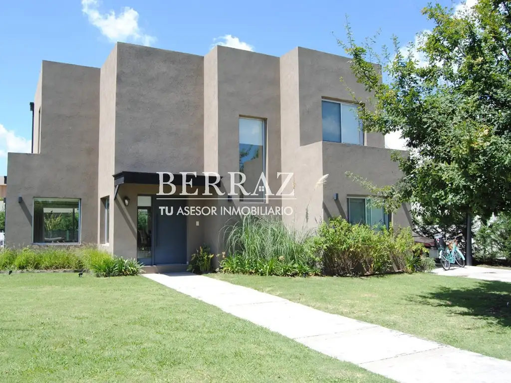 Casa  en Venta en Ayres Plaza, Pilar, G.B.A. Zona Norte