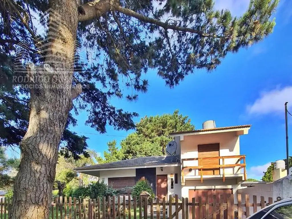 CASA EN EXCELENTE ESTADO  EN SANTA TERESITA!