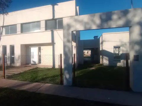 Casa en venta - 3 Dormitorios 3 Baños - Cochera - 314Mts2 - Carmen de Areco