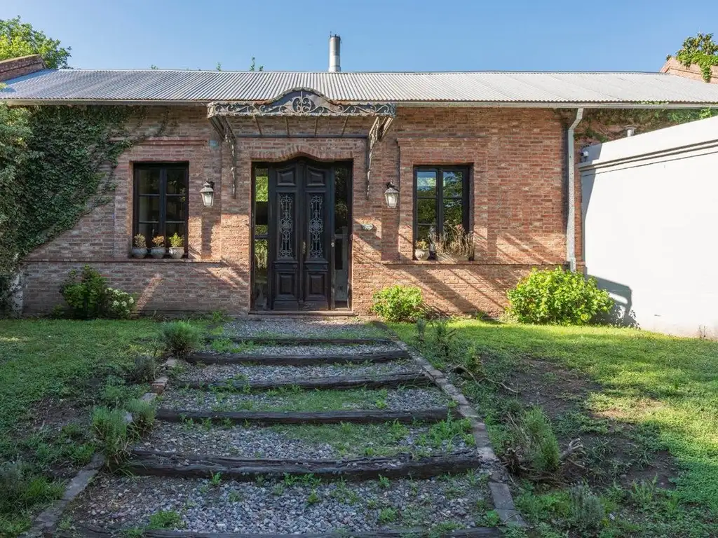 CASA DE CATEGORÍA TALAR MENDIOLAZA ESTILO QUINTA