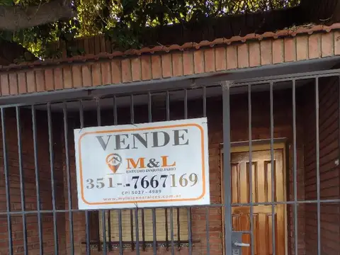 SE VENDE CASA Y DPTO A REFACCIONAR. LOTE APTO PB + 2 PISOS!