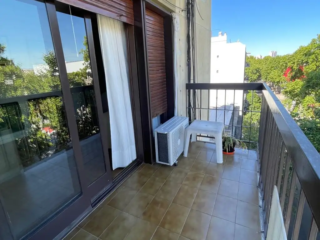 VENTA DEPTO PATERNAL 4 AMB CON BALCON 6 PISO