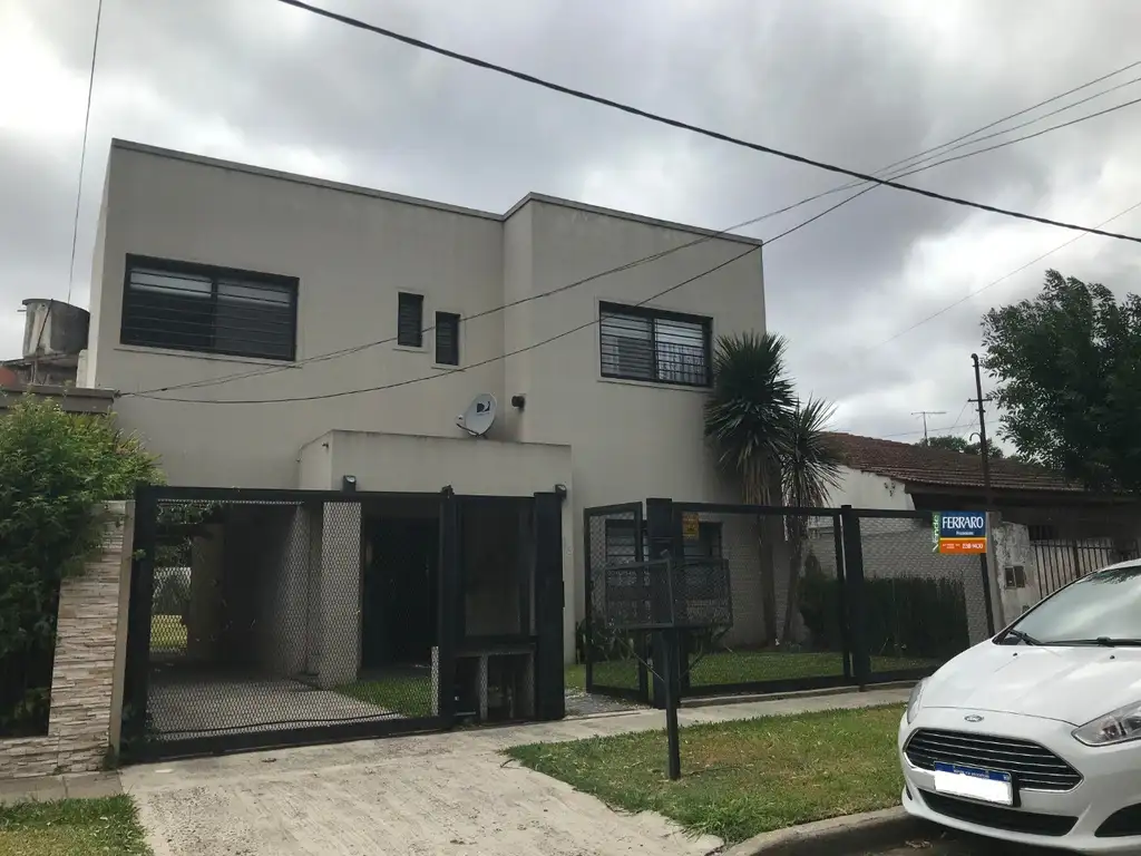 Casa 2 Plantas en Venta