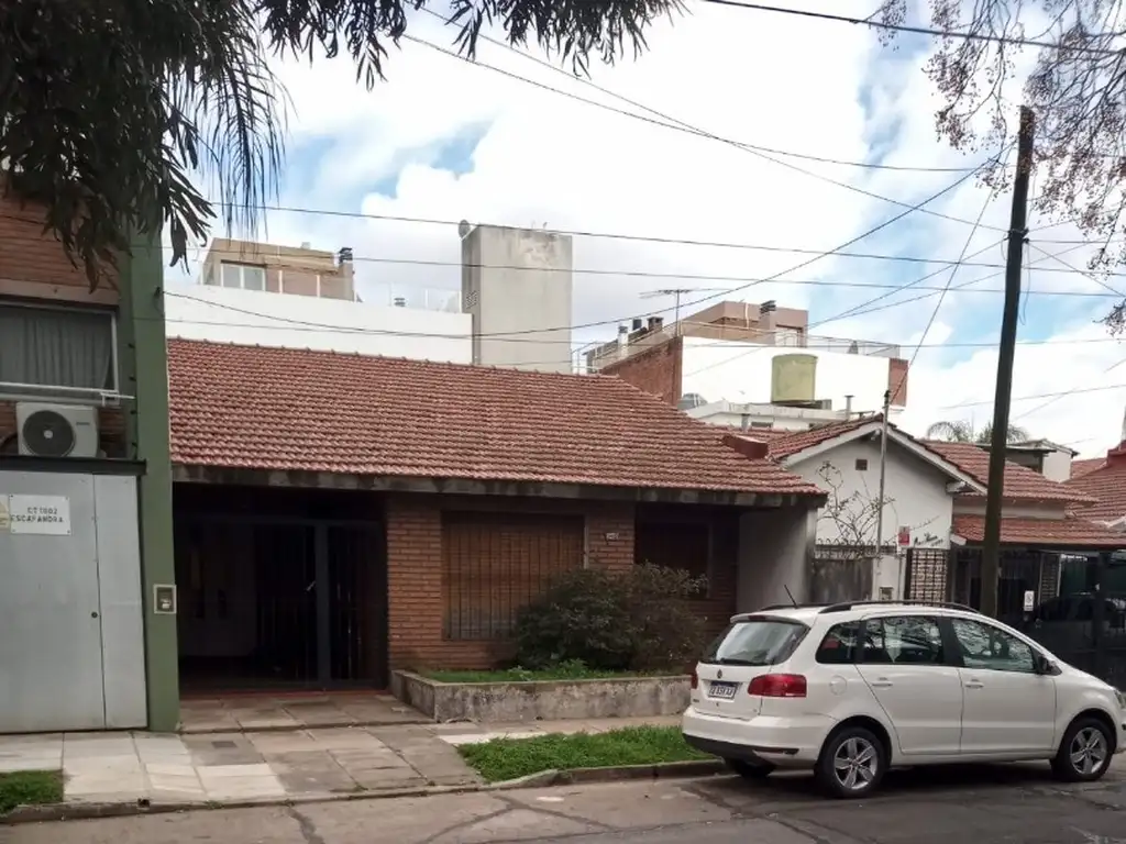 Hermoso chalet en una planta / Olivos