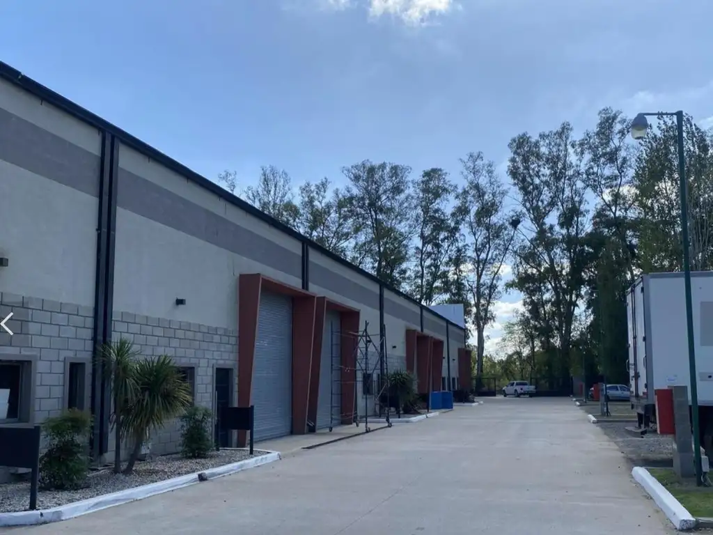 Micro Parque Industrial Depósitos  en Venta Complejo Nogalis - Exaltación de la Cruz