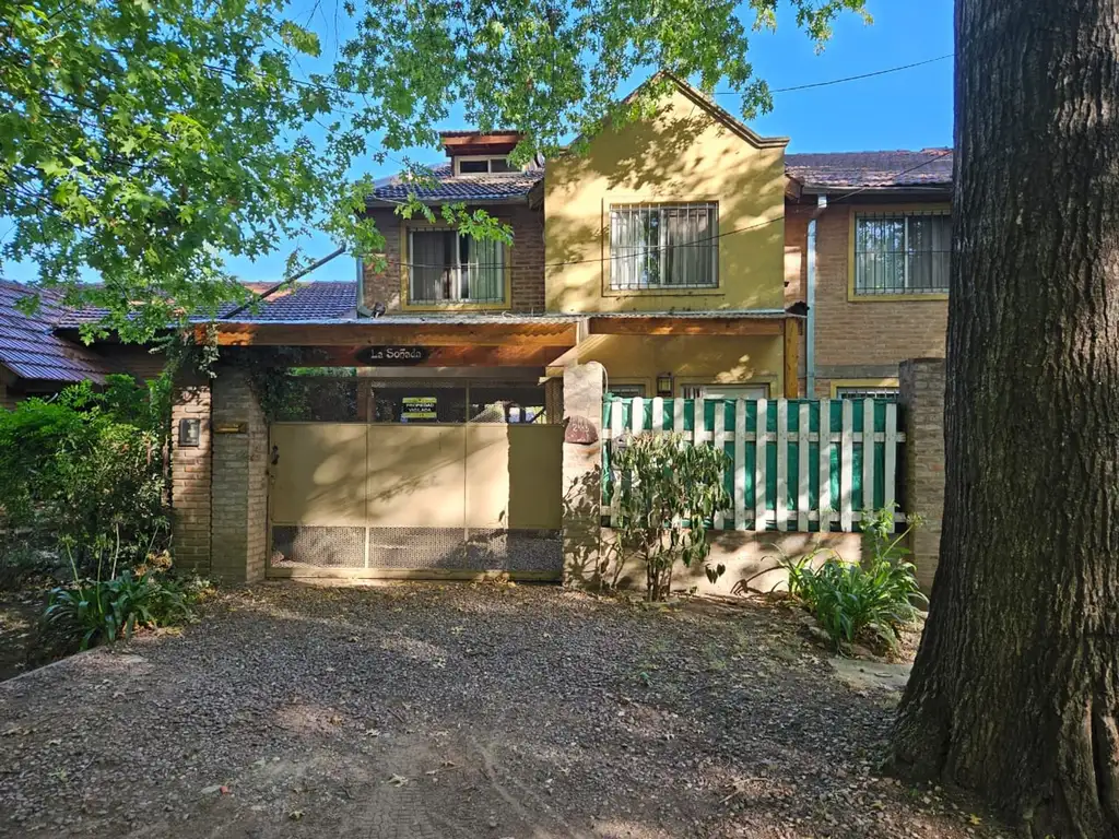 Casa Venta 11 años 5 ambientes, 2 cocheras, 299m2, Los Robles Monarca