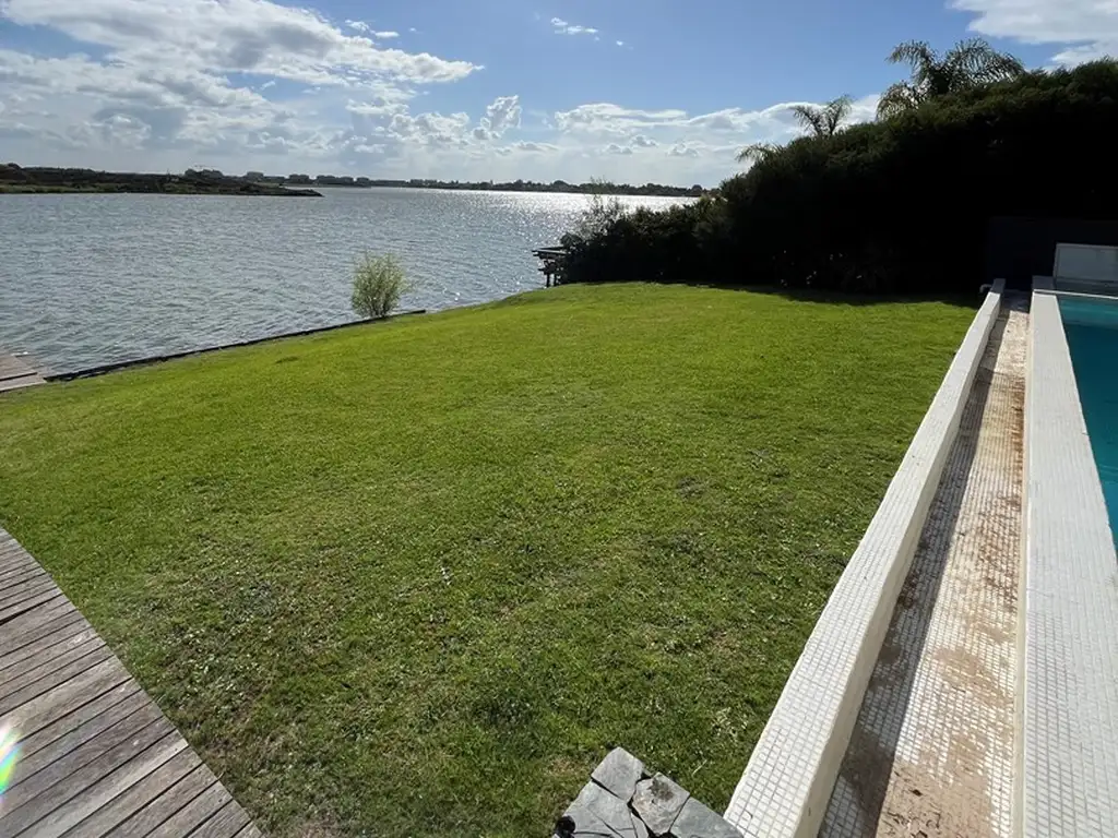 Casa Chalet  en Alquiler en El Golf, Nordelta, Tigre