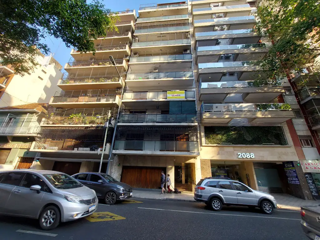 SEMIPISO 3 AMB. 91m² - 2 PATIOS + BAULERA - FLORES - VENTA - APTO CREDITO