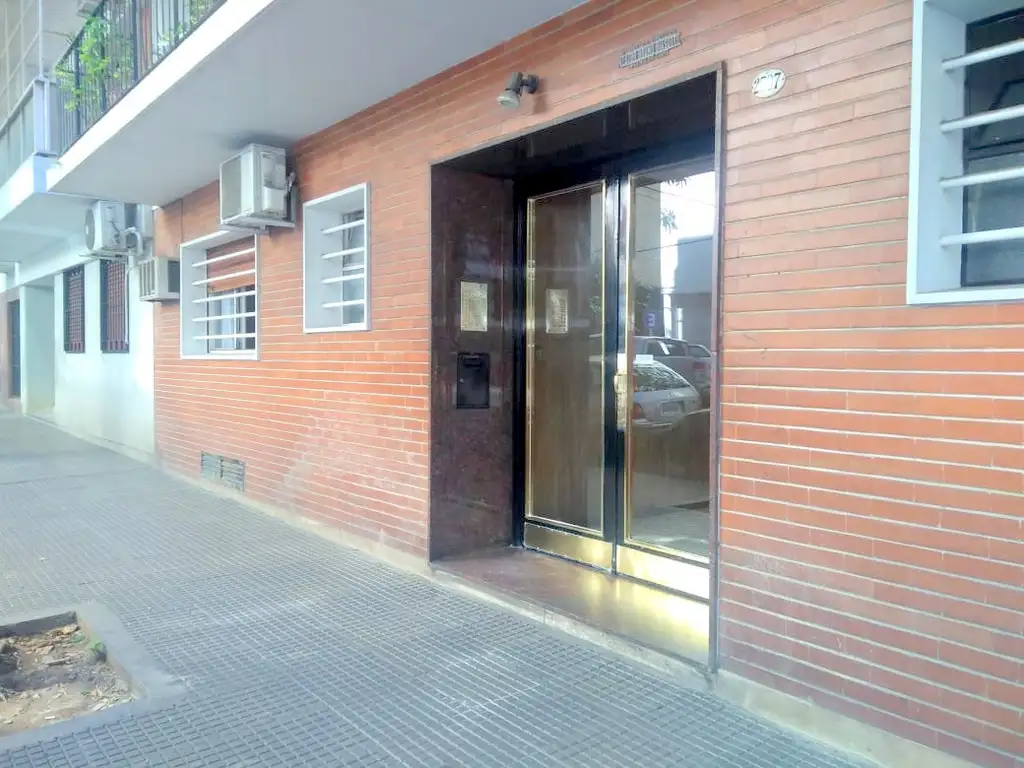 DOS AMBIENTES EN VENTA EN BELGRANO CON PATIO - Foto 0