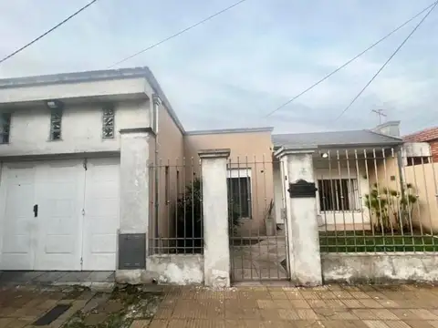 Casa americana en buen estado.