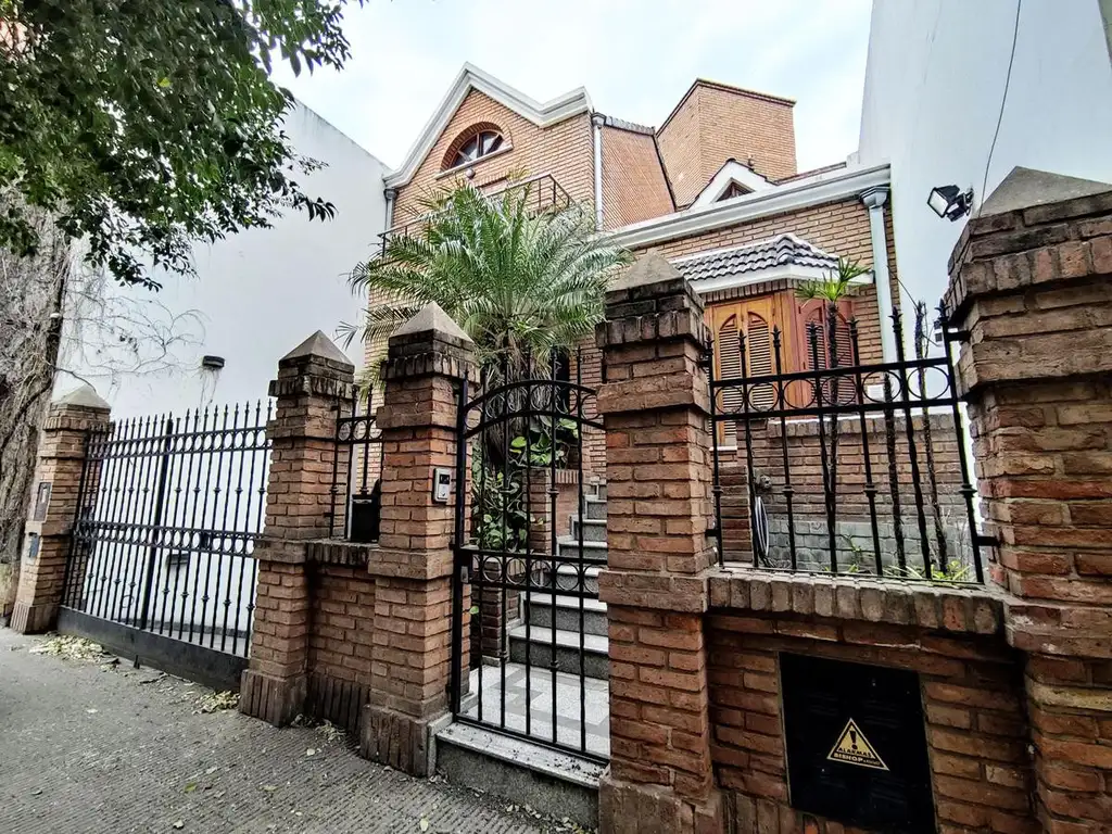 Zeballos 2500 - Casa de 3 dormitorios en venta en Rosario