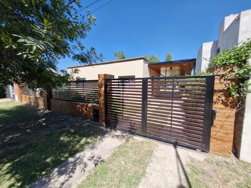 Barrio Las Tardes (Roldán) - Casa de 1 dormitorio C/Piscina