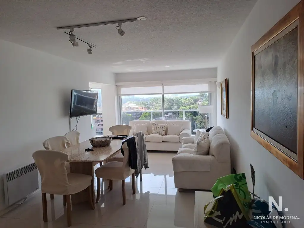 En venta Apartamento en Punta del Este de 2 dormitorios en Edificio Long Beach