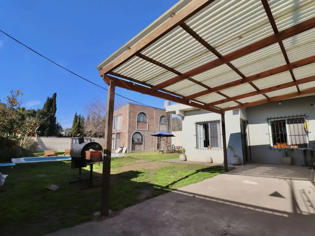 venta casa con jardin y pileta