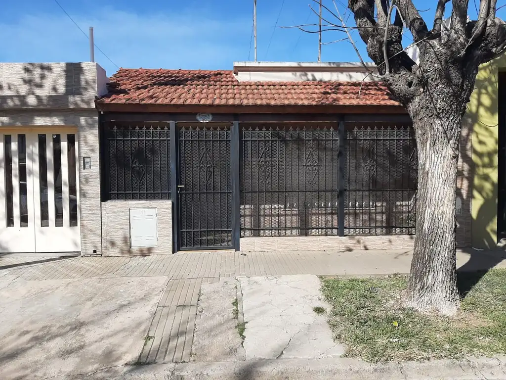 VENTA  CASA DE 2 DORMITORIOS