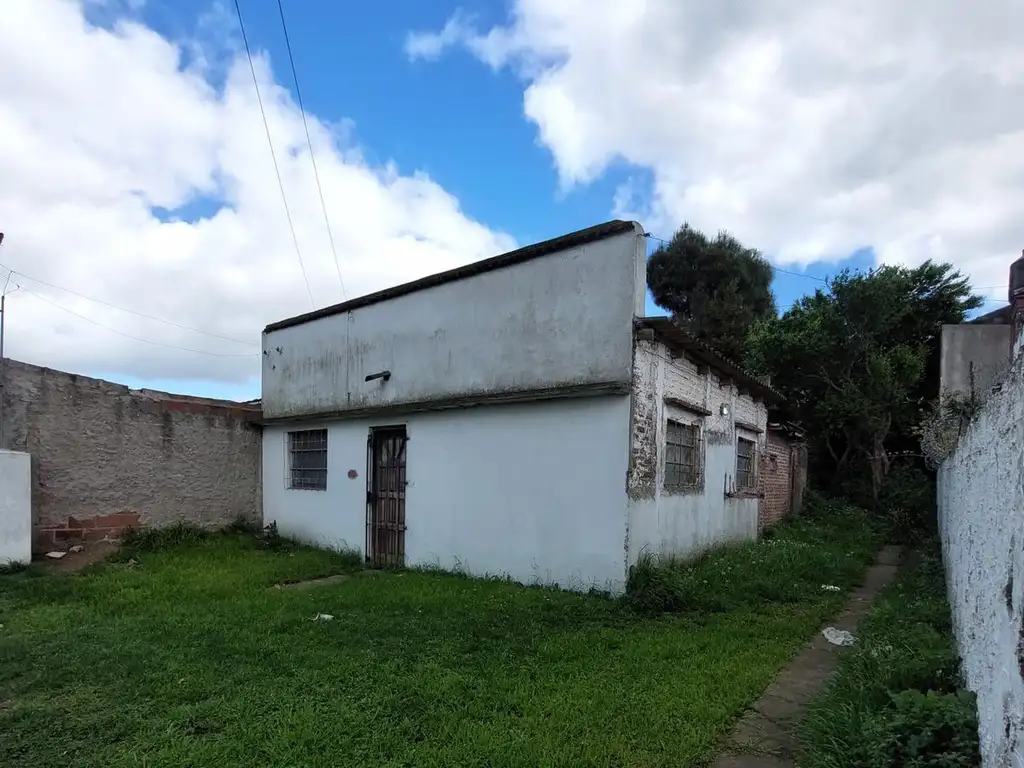 VENTA DE CASA A RECICLAR EN BARRIO JURAMENTO