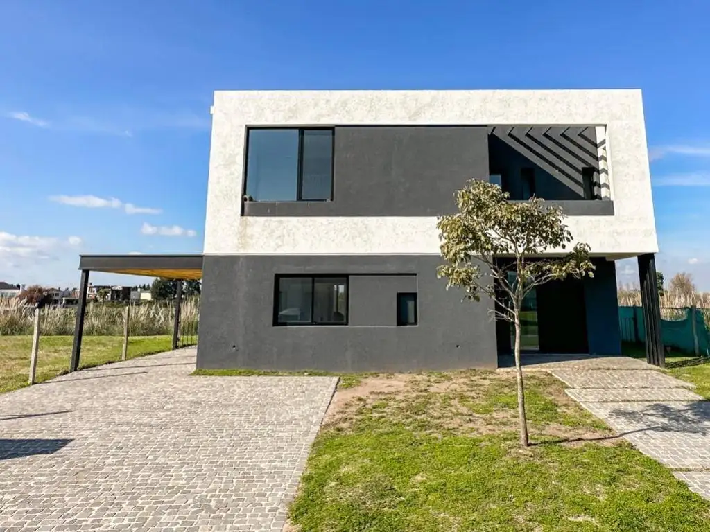 VENTA CASA BARRIO EL CANAL AL RIO CON AMARRA