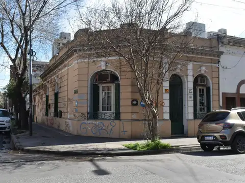 CASA VENTA 6 AMBIENTES EN LANUS COCHERA DOBLE