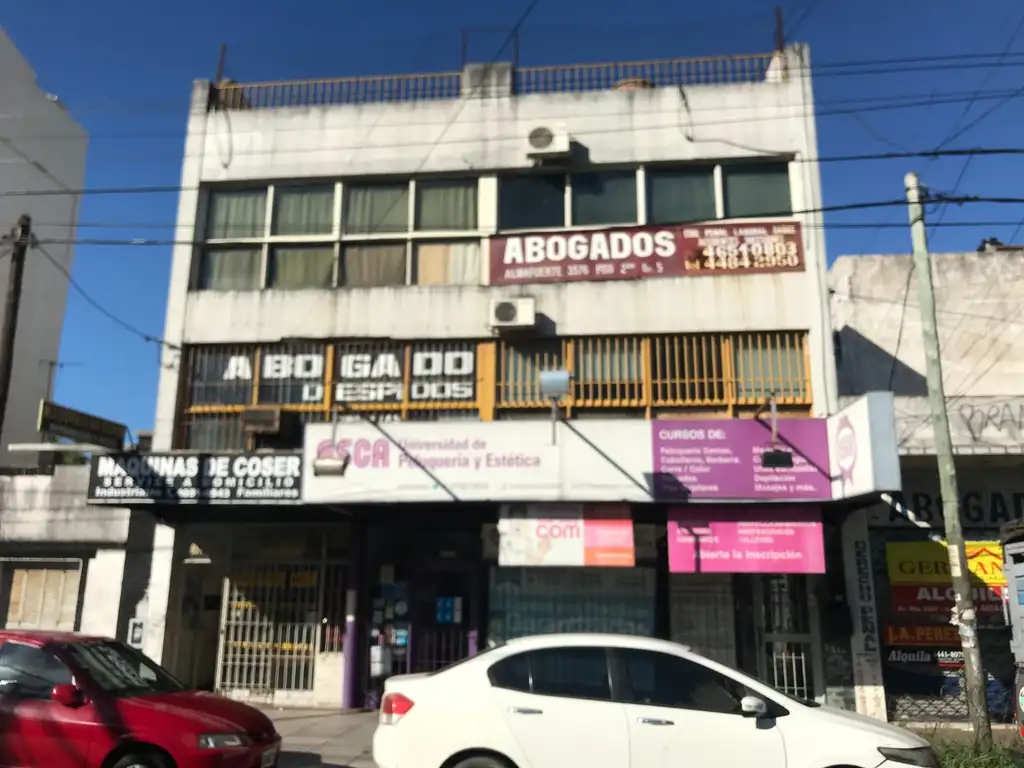 2 Oficinas con baño y Kichinette