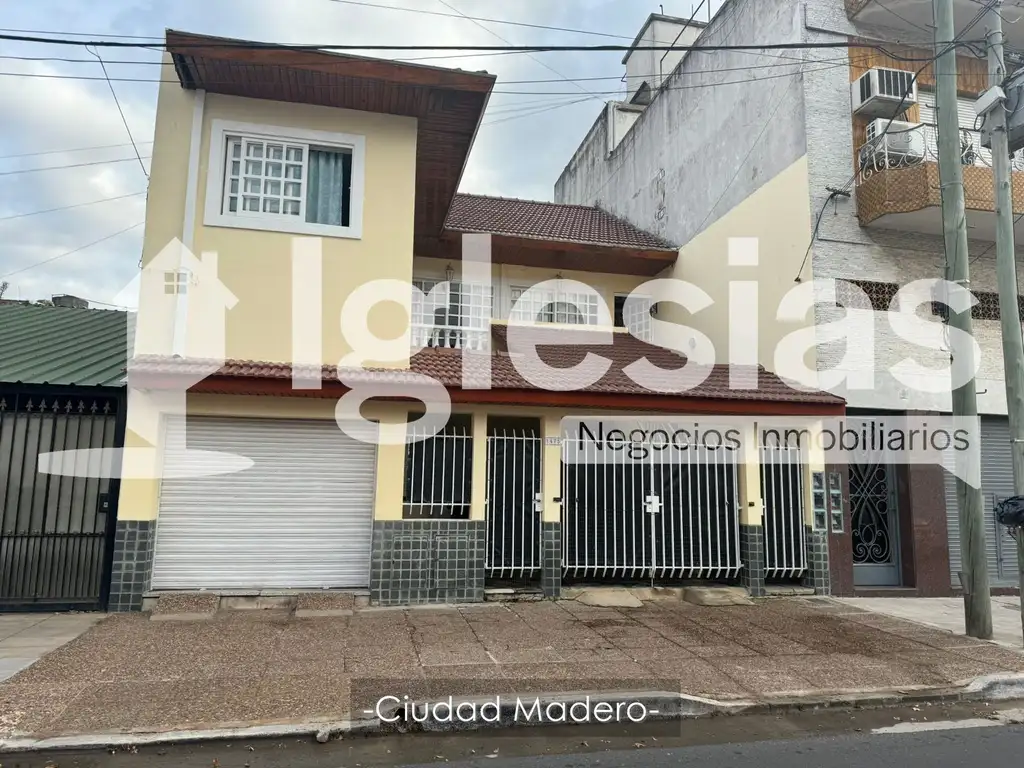 Casa en venta ideal para dos familias c/ cochera en Ciudad Madero