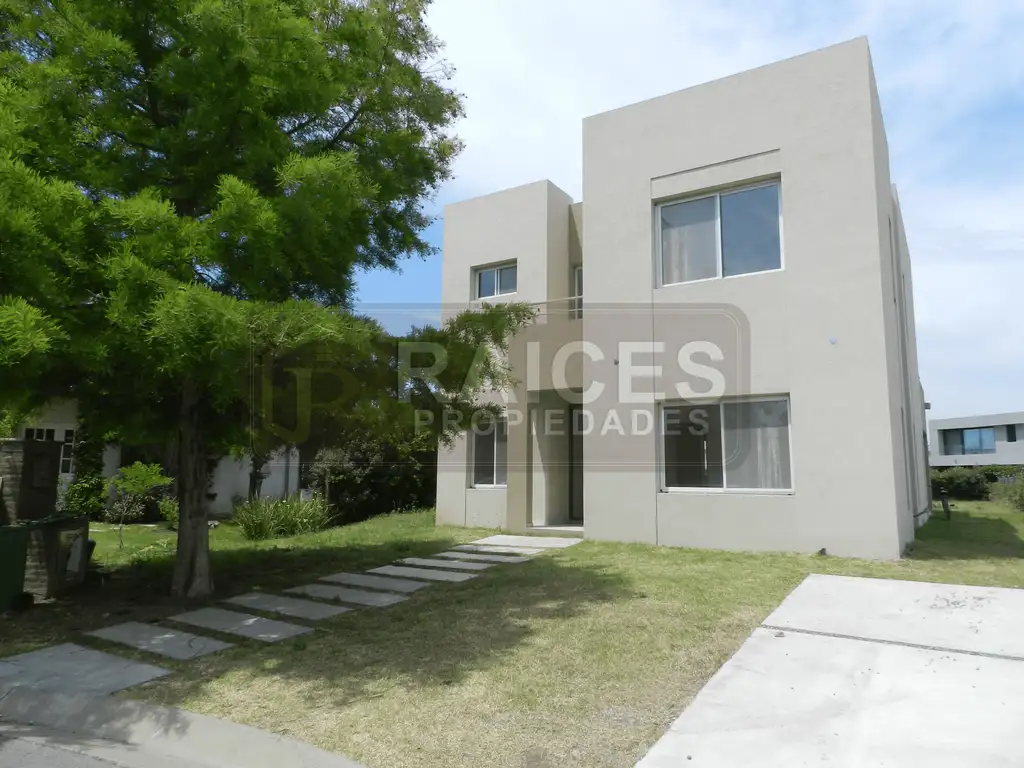 Casa en Venta en Barrio Cerrado en Ayres Plaza.