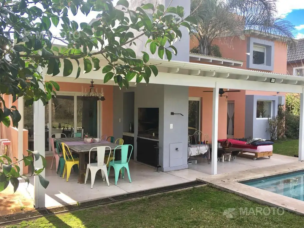 CASA EN VENTA - LA BARRA VILLAGE - MAROTO PROPIEDADES