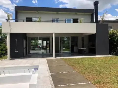 Casa en Venta con cochera