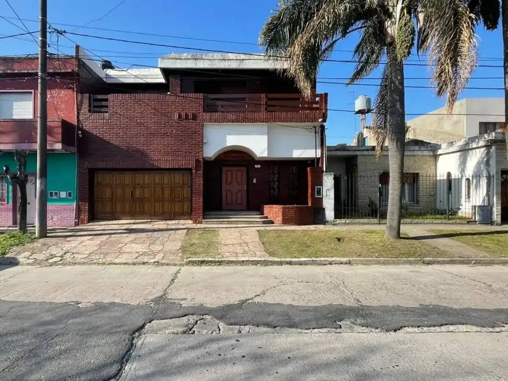 CASA EN VENTA DE 5 AMBIENTES EN ITUZAINGO NORTE (3444)