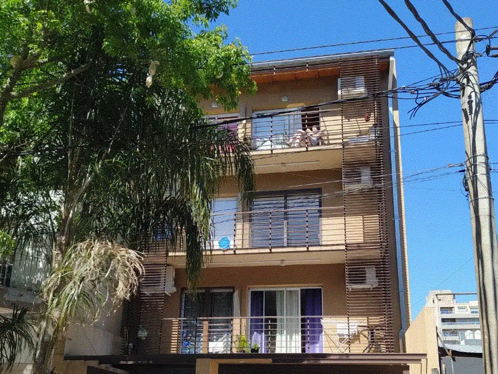 Hermoso monoambiente con balcon - Excelente ubicación -