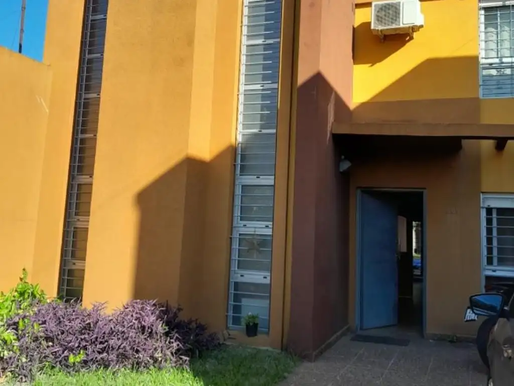 Hermosa casa 6 amb, con pileta, quincho y  gran parque! OPORTUNIDAD!