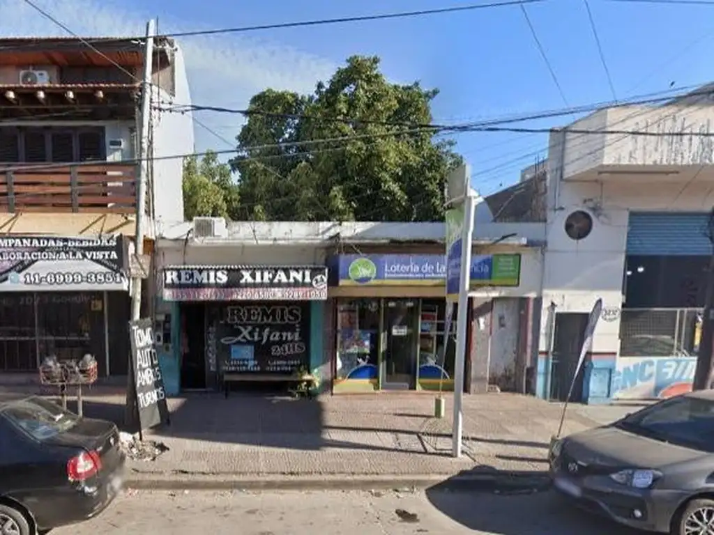 Terreno  de 8,66  x  50, con 2 locales,zona comercial, ideal inversor!