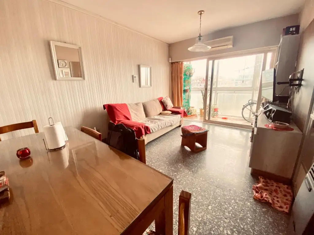 3 ambientes piso alto.- con vista abierta mucho aire y luz