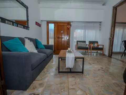 CASA 3 AMB EN VENTA EN SAENZ PEÑA CON TERRAZA