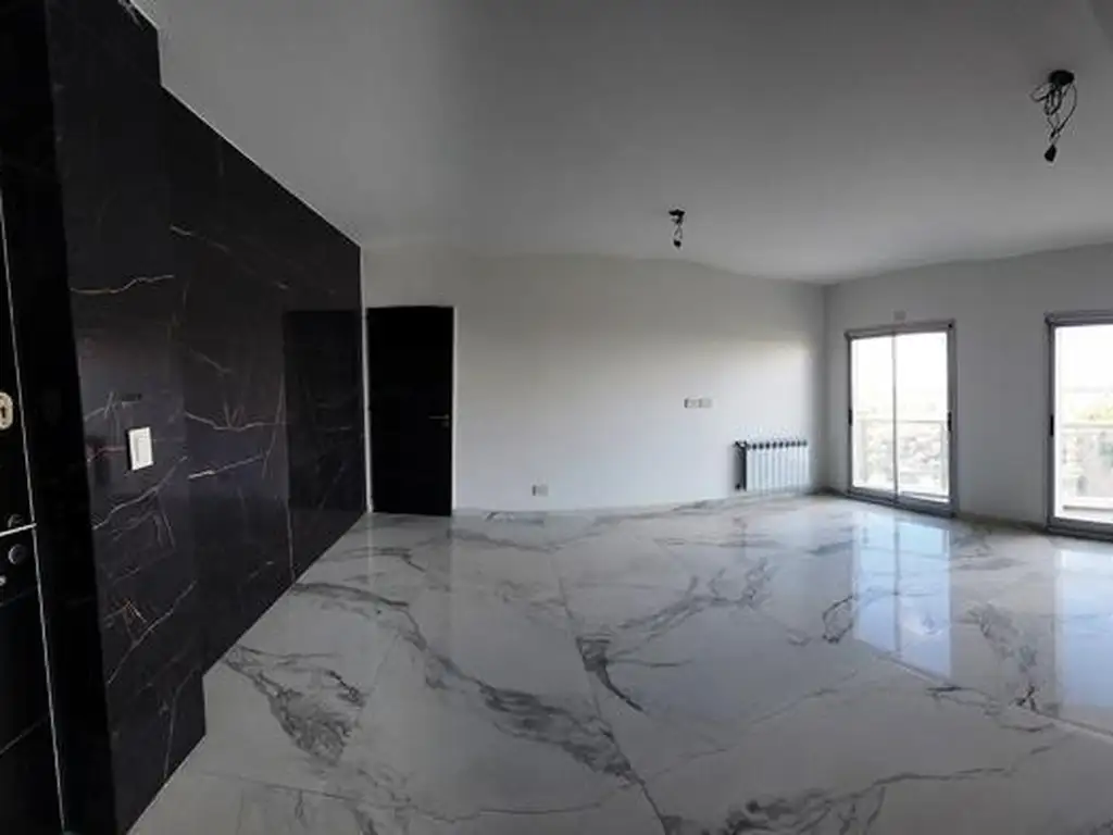 Departamento en venta - 3 Dormitorios 3 Baños - Cochera - 220Mts2 - Temperley