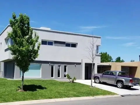 Casa en Venta en Ayres Plaza - 3 dormitorios