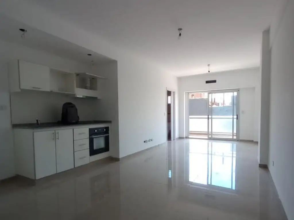 Venta departamento monoambiente con balcón en Paternal