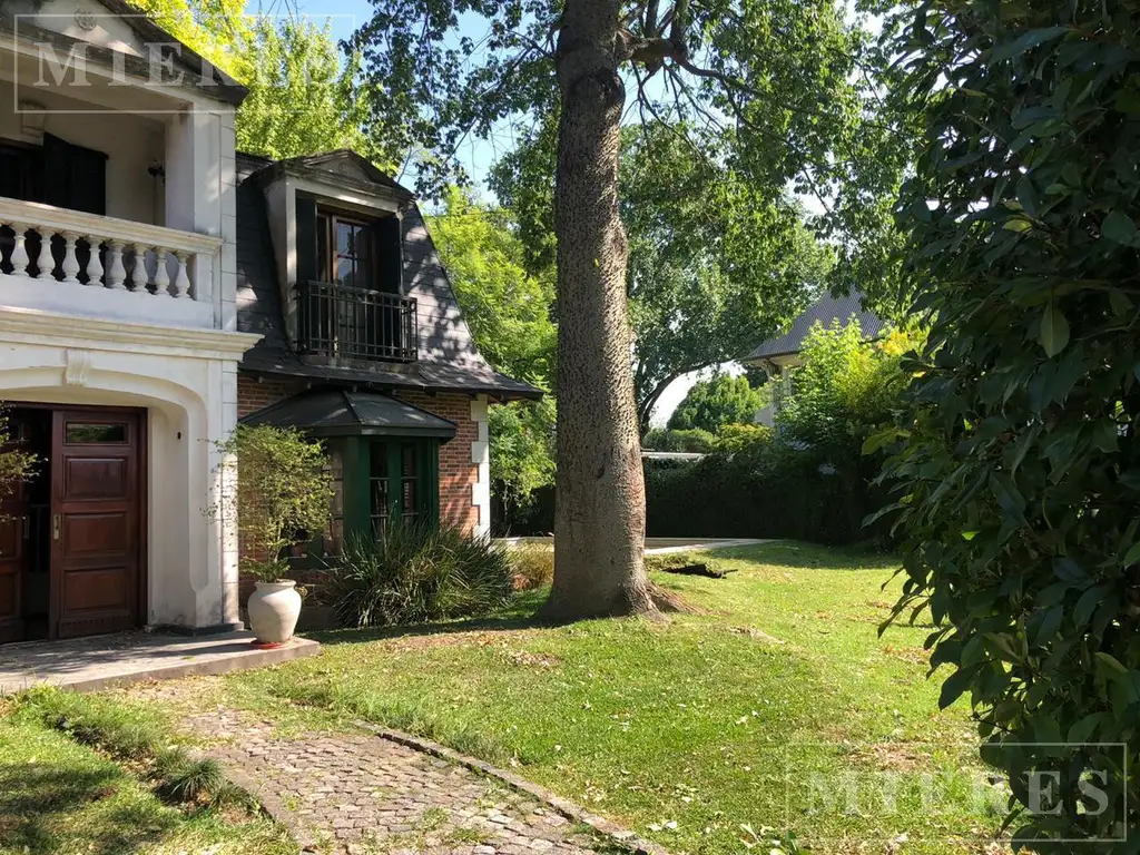 Muy linda casa en alquiler en Lomas de San Isidro