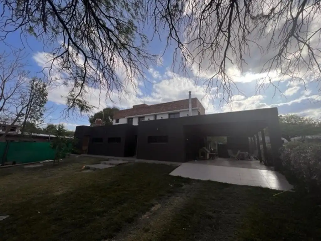 Casa En Venta Nuevo Rio Ceballos 3 Dormitorios